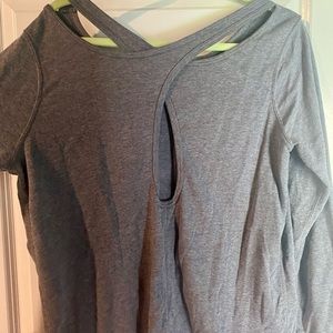 ⭐️3 for $20⭐️ Old Navy active sweatshirt with strappy back